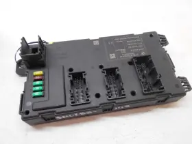 61359293309 BMW Sdn Rear Fuse Relay Injuction