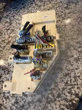 P4759434AC CHRYSLER Sebring Convertible Fuse Box Dash