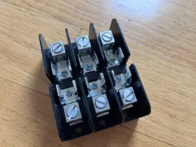 30608T FERRAZ SHAWMUT Bussmann Cooper Square Triple Fuse