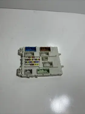 BV6N14A073JP FORD Focus Fuse Box