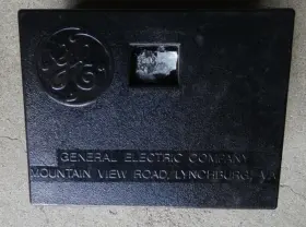 19D413045 GENERAL ELECTRIC Ge Bakelite Mobile Fuse Box
