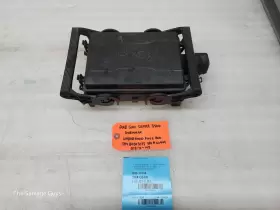 84303173 GMC Chevrolet Duramax Diesel Underhood Fuse Box #2