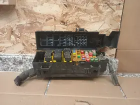 56009954AQ JEEP Liberty Engine Fuse Box