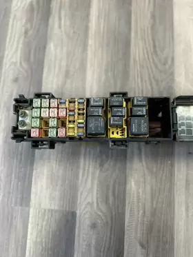 56050456AC JEEP Cherokee Engine Fuse Box