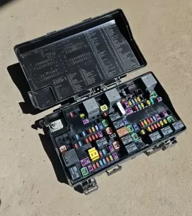 68137439AD JEEP Jeepgrand Cherokee Power Module Tipm Fuse Box #2