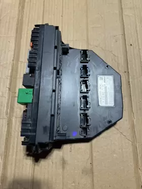 A2129007104 MERCEDES Front Fuse Box Relay
