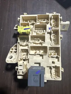 82730-04011 TOYOTA Tacoma Interior Cabin Fusebox Dash Relay